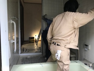 【ブログ更新】お風呂を解体するとどれくらいのゴミが出るのか。