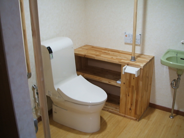 高齢者のための安全なトイレリフォーム 豊田市 介護リフォーム