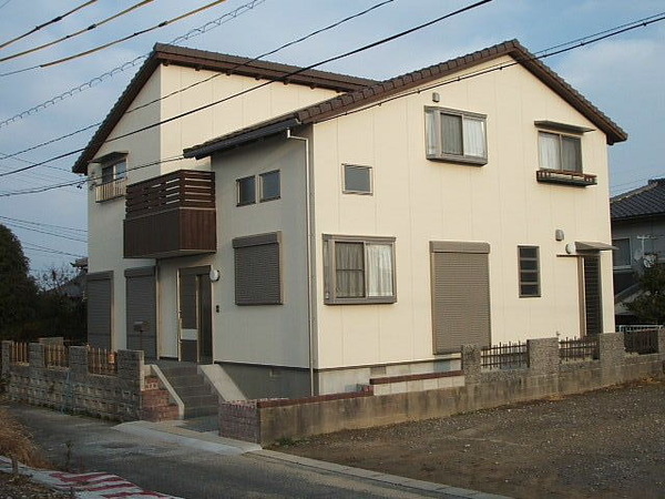 二世帯だと楽しい。お互いの空気を感じながら暮らす。通り土間のある家　愛知県 みよし市