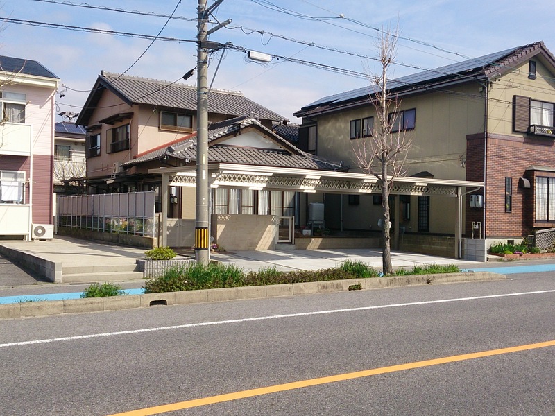 豊田市住吉町Ｈ様邸　外構工事　～来客が多くても安心な駐車場～
