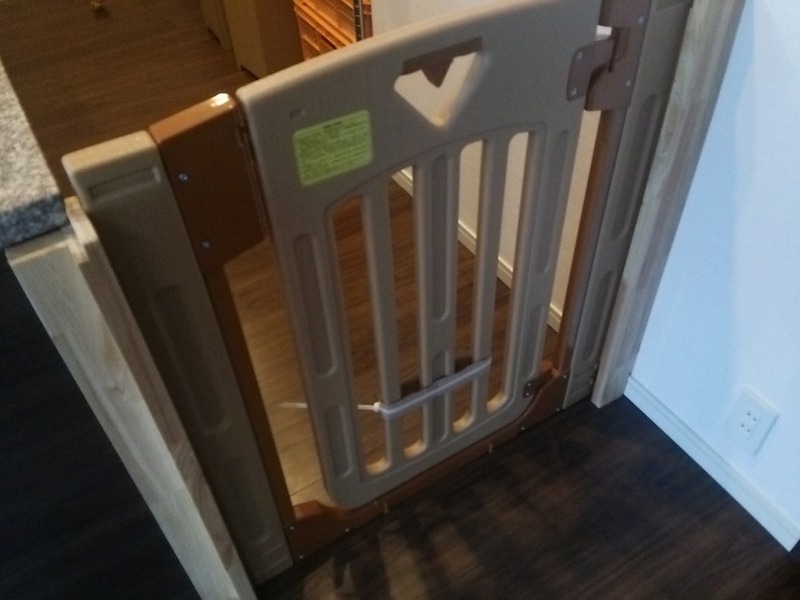 Baby Gates　（赤ちゃん防止柵）ベビーゲート施工例　№２